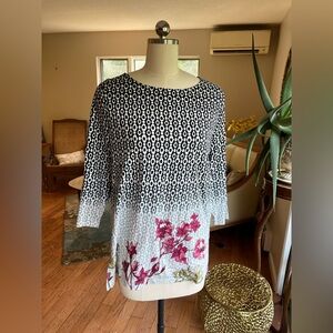 Chico's Black and White 3/4 Sleeve Boxy Tunic - Size 1 / Medium